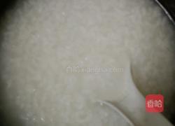 皮蛋肉末粥的做法图解3