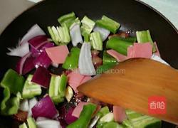 腊肉火腿炒菜椒的做法图解7