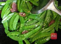 腊肠炒荷兰豆的做法图解6