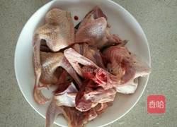 炖鸽子汤的做法图解1