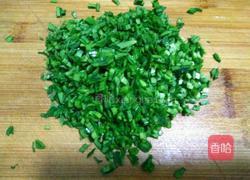 韭菜虾皮鸡蛋卷的做法图解3