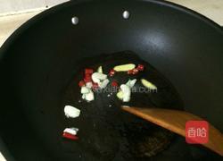 圆椒炒鸡腿的做法图解3