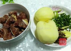土豆炖牛肉的做法图解1