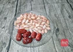 鸡爪花生煲的做法图解2