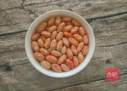 鸡爪花生煲的做法图解3