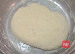 皮薄陷大酸菜肉包的做法图解1