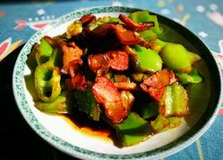 腊肉炒青椒