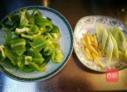 腊肉炒青椒的做法图解2