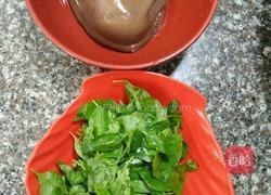 枸杞叶鸭血汤的做法图解1