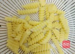 土豆焖排骨的做法图解1