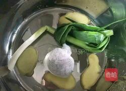 卤猪蹄的做法图解3