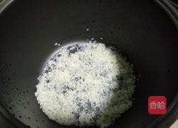 淡菜腐竹胡萝卜粥的做法图解1