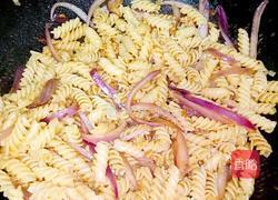 黑椒猪排意面的做法图解4