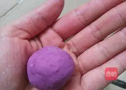 Illustration of making colorful glutinous rice balls 5