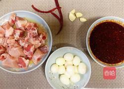 鹌鹑蛋红烧排骨的做法图解3