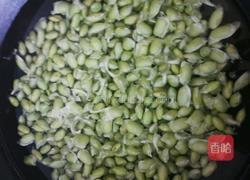 蚝油拌毛豆的做法图解3