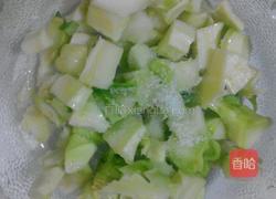藤椒西兰花根茎的做法图解2