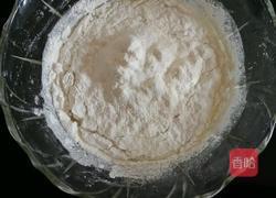 戚风蛋糕的做法图解3