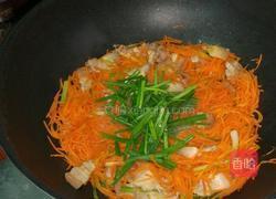 胡萝卜炒五花肉的做法图解6