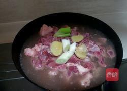 家常炖牛腩的做法图解2