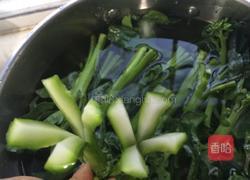 刀功芥兰花的做法图解4