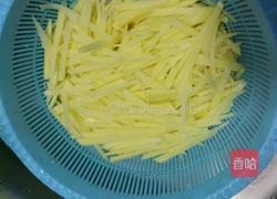 土豆炒肉丝的做法图解1