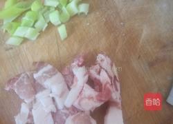 香菇豆芽菜的做法图解1