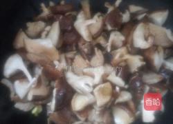 香菇豆芽菜的做法图解5