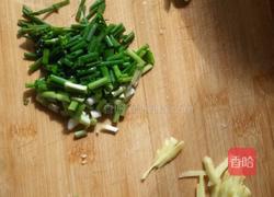 土豆烧鸡腿的做法图解1