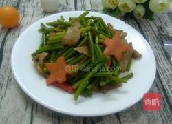 爆炒瘦肉蒜芯的做法图解6