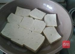 白菜炖豆腐的做法图解1