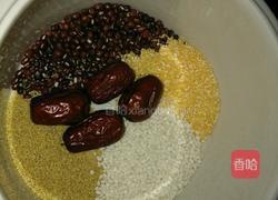 红枣糯米三色粥的做法图解1
