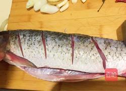 垮炖鱼的做法图解1