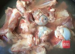 酱大骨头的做法图解1