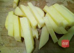 年糕土豆炖白菜的做法图解3