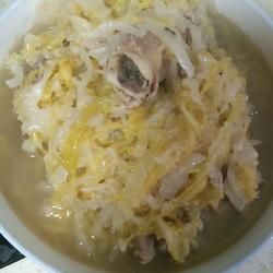 东北大骨头酸菜的做法[图]