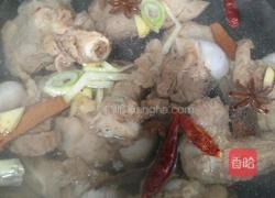 东北大骨头酸菜的做法图解6