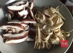 Illustration of how to make spicy rice noodles 2