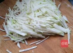 清炒白萝卜的做法图解1