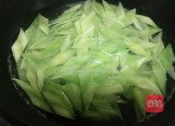 肉片木耳青笋的做法图解6