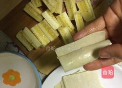 香蕉混沌皮糖果粒的做法图解2