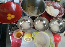 六寸戚风的做法图解1