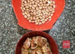 排骨煲花生的做法图解1