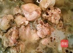 土豆蘑菇炖鸡块的做法图解1