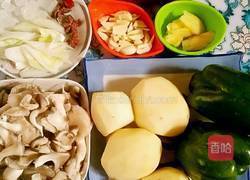 土豆蘑菇炖鸡块的做法图解3