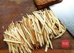 青椒香干炒肉丝的做法图解2