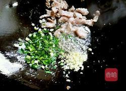 小蘑菇炒肉片(无盐无味精版)的做法图解7