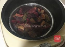 红菇鸭肉汤的做法图解3