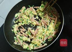 火腿葱花炒鸡蛋的做法图解7