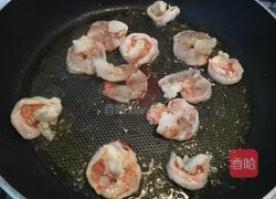 番茄鲜虾弯管意大利面的做法图解3